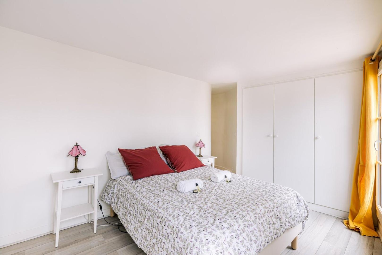 Appartement Guestready - Tasteful With A Balcony Parijs